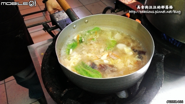美食狗汪汪【屏東-食記】碗碗現煮、料多好滋味的大滷麵