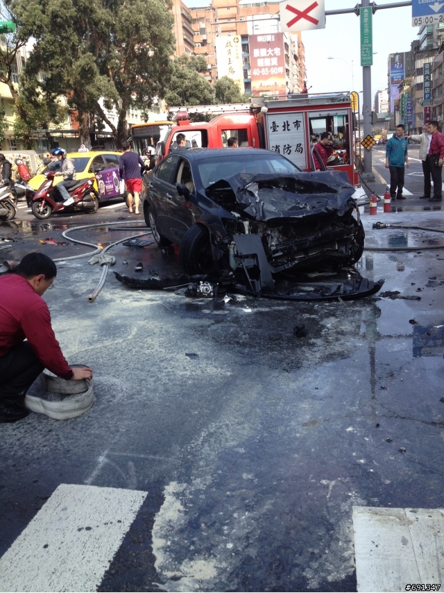 發生在重慶北路二段與涼州街的車禍