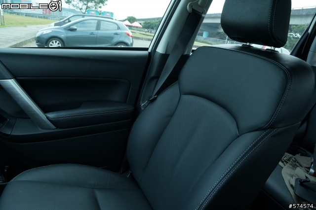 小小的開箱紀念~2014 forester 2.0 i  elegant(2/22增加內裝圖片)