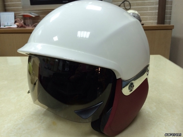 Vespa⋯946安全帽簡易開箱（白）