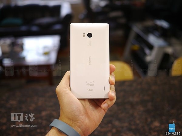 轉貼WP8 Nokia Lumia Icon 929 開箱分享