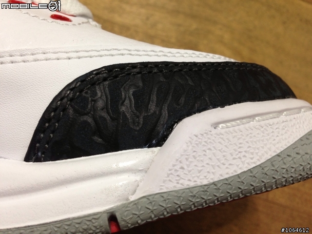 請幫忙看jordan 3 AJ3的真假