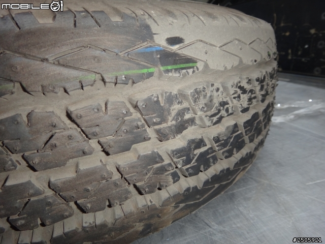 發財車備胎噴掉....