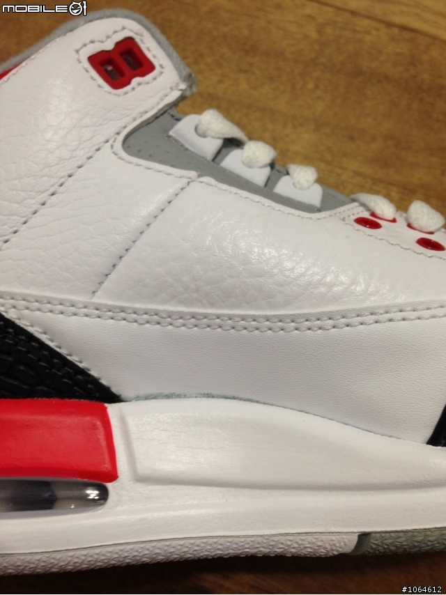 請幫忙看jordan 3 AJ3的真假