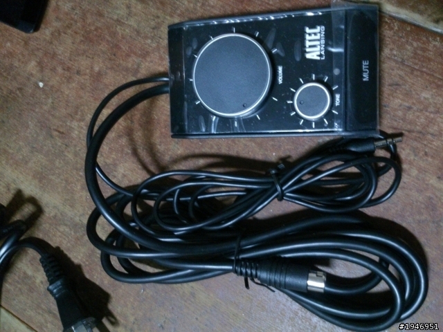 ALTEC LANSING VS2721  2.1聲道多媒體喇叭 簡單開箱。