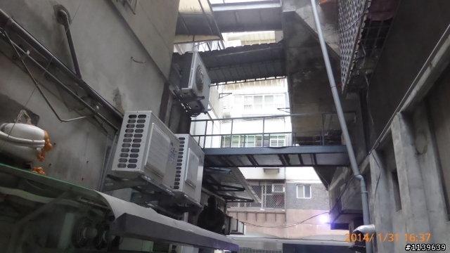 防火巷內的天橋 2