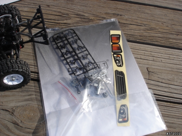 鑫焱SY-2 2.4G 4WD 1/16短卡 RTR (開箱巧遇, 痞子英雄2 空拍直昇機)