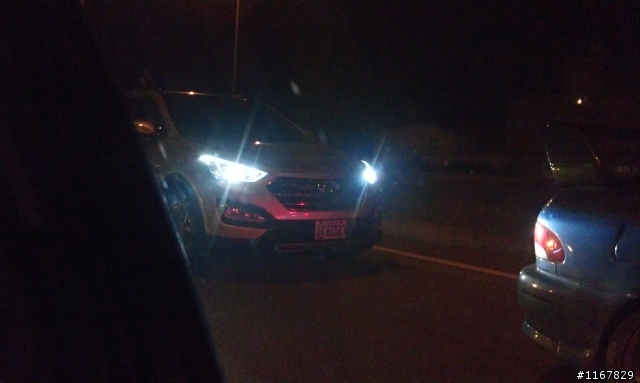 晚上西濱碰到的試牌車