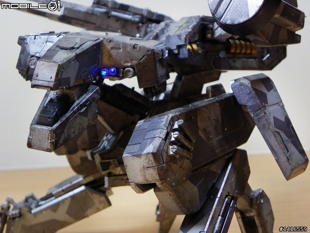一年一次!宅魂燃燒又遲到的超花時間模型 - 1/100 Metal Gear Rex