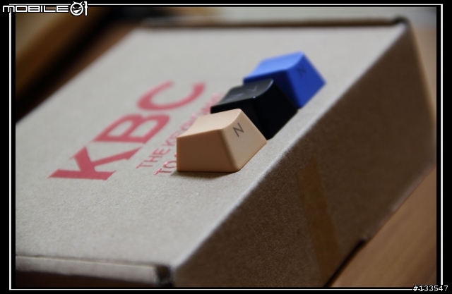 i KBC PBT 鍵帽 (重彩 6色 側刻 綠色方向鍵、混彩 6色 側刻 藍色方向鍵)