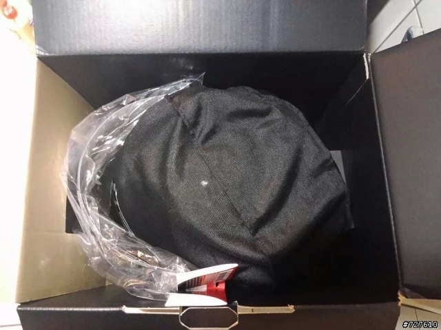 馬桶上的開箱文: ICON airmada Britton