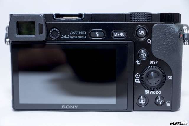 SONY α6000 畫質更好 對焦更快  α6000Z開箱報告