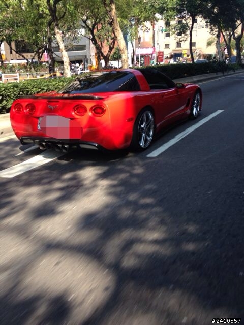 請問這台是哪個牌子的車