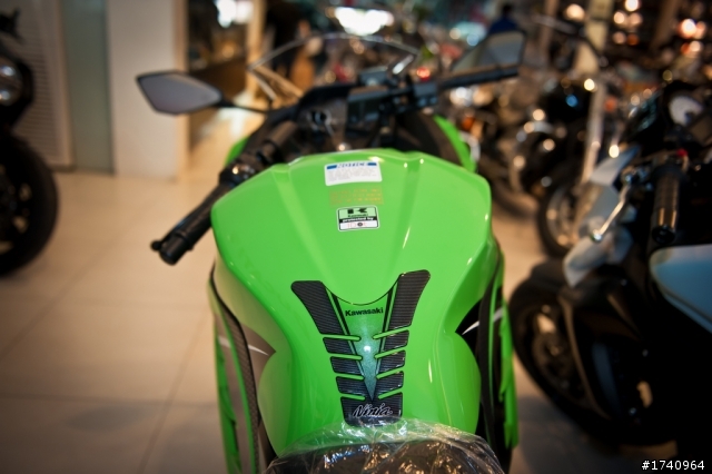 Kawasaki Ninja Z1000SX 開箱!! [警告：圖多慎入]