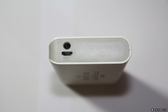 [開箱]平價高容量的行動電源BAQSS 10400mAh行動電源