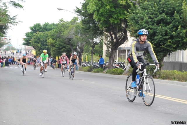 2014年3/9高雄愛河鐵人賽自行車起點出發照片