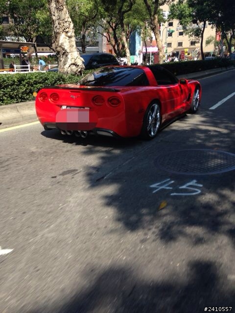 請問這台是哪個牌子的車