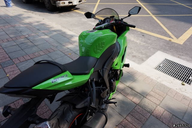 [新手開箱]都已經過了半年的2013年zx6r 開箱+心路歷程{文小多}