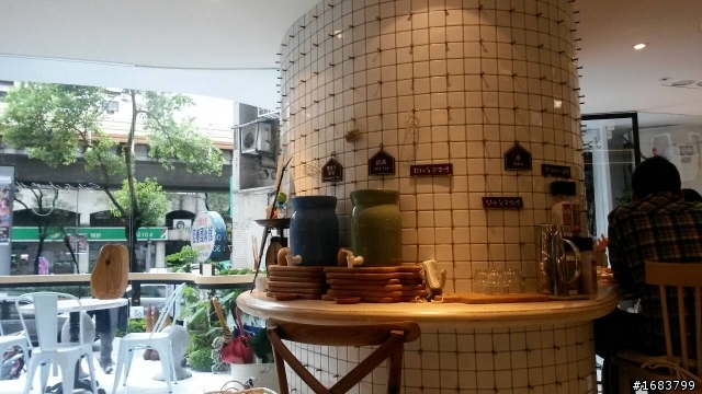 找牛奶瓶~