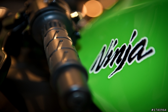 Kawasaki Ninja Z1000SX 開箱!! [警告：圖多慎入]