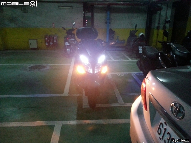 （改裝分享）特殊規格 GTS300i LED黃光 霧燈直上
