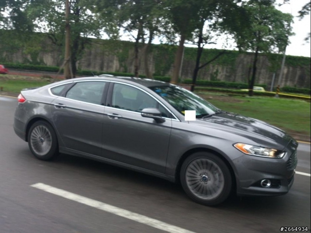台灣尚未大改款的福特 Mondeo 環河北路慘活逮 圖多無碼
