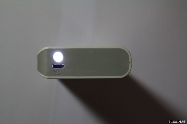 [開箱]平價高容量的行動電源BAQSS 10400mAh行動電源