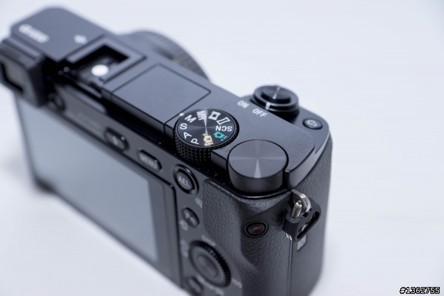 SONY α6000 畫質更好 對焦更快  α6000Z開箱報告