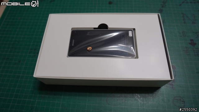 『 開箱 + 少少實拍 』SONY Z1 Compact 白色 輕旗艦機