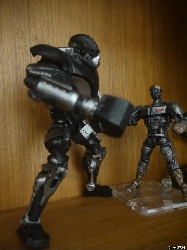 鋼鐵擂台(Real Steel)  ZENS V.S Atom