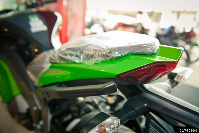Kawasaki Ninja Z1000SX 開箱!! [警告：圖多慎入]