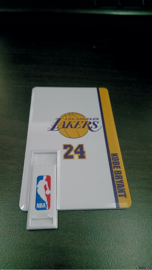 【心得】Kobe球員卡8G隨身碟開箱分享~