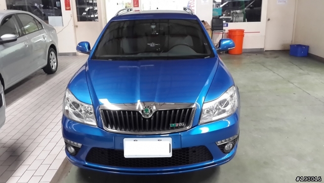 開箱囉 小弟的 OCTAVIA COMBI RS TDI 藍色