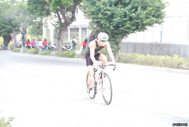 2014年3/9高雄愛河鐵人賽自行車起點出發照片