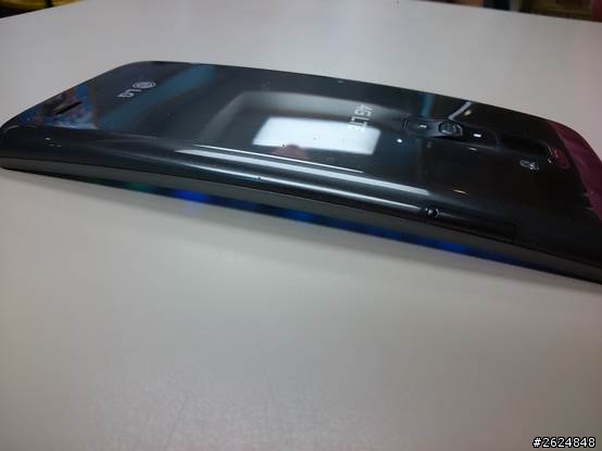 [開箱]裸機者最愛 彎曲螢幕背蓋防刮LG G Flex初登場