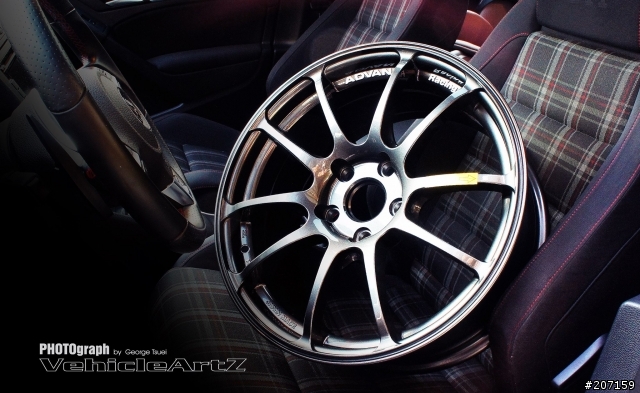 [分享] 不斷駕馭前進 17吋 Advan RZ For VW Golf