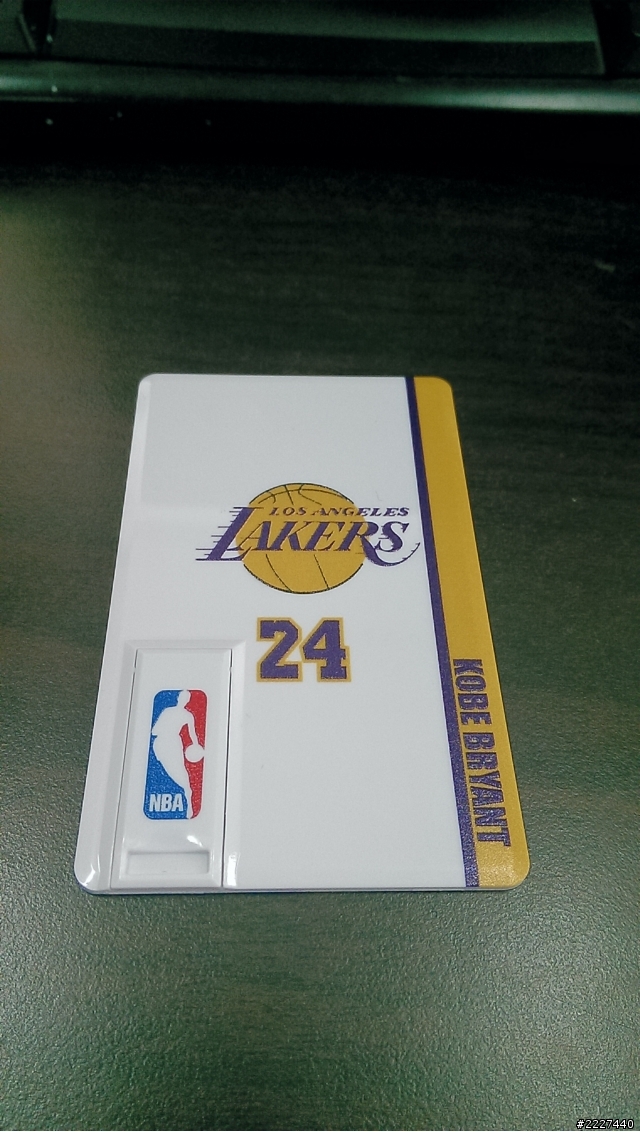 【心得】Kobe球員卡8G隨身碟開箱分享~