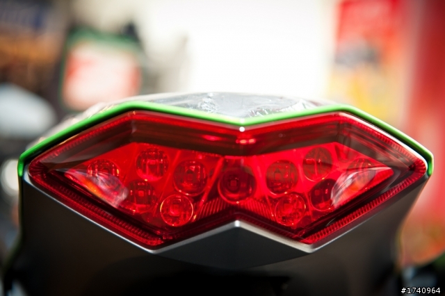 Kawasaki Ninja Z1000SX 開箱!! [警告：圖多慎入]