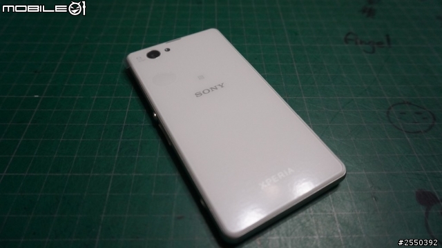 『 開箱 + 少少實拍 』SONY Z1 Compact 白色 輕旗艦機