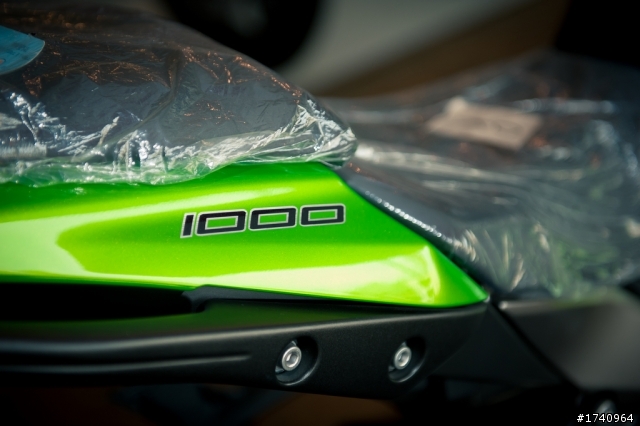 Kawasaki Ninja Z1000SX 開箱!! [警告：圖多慎入]