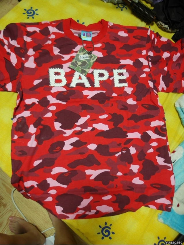 幫忙分辨這件ape 真假