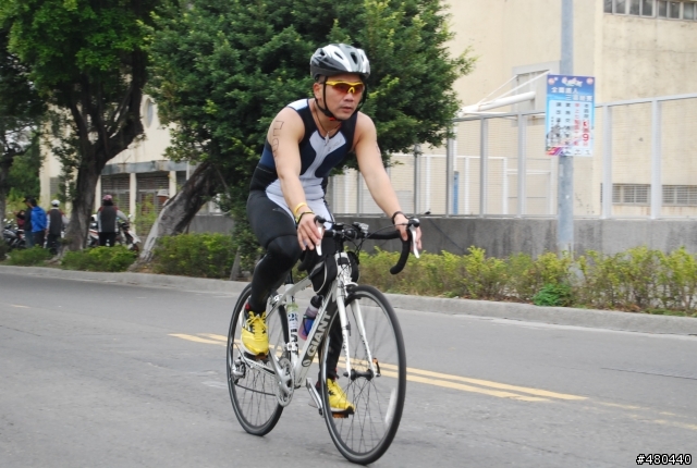 2014年3/9高雄愛河鐵人賽自行車起點出發照片