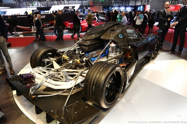 義大利精品超跑 Pagani Huayra& Zonda Revolucion圖多分享