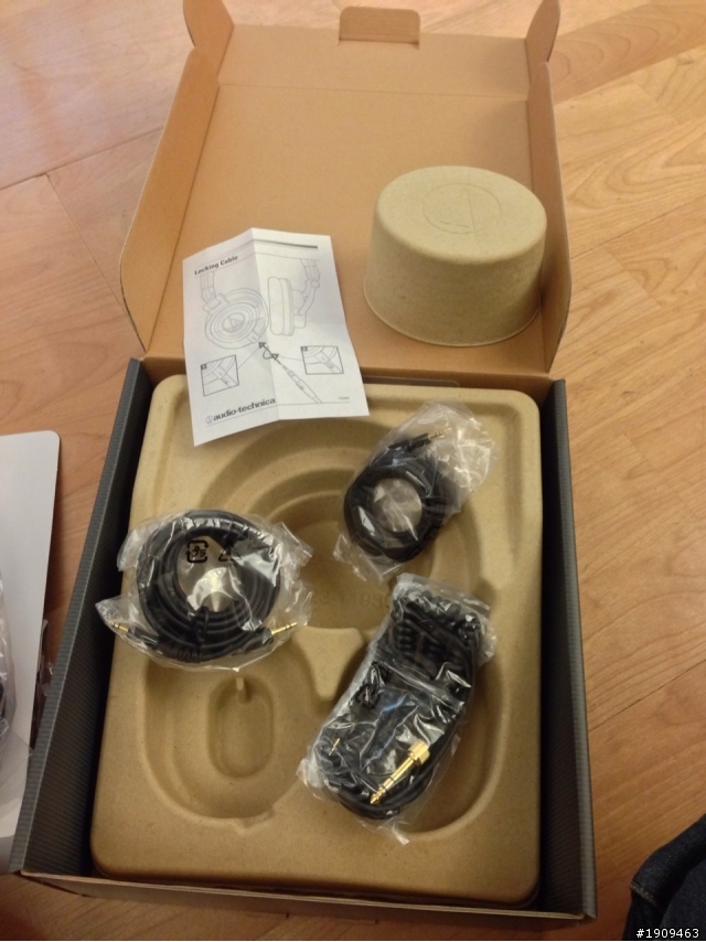 [開箱]人生中第一隻耳罩式耳機  鐵三角 M50x 黑 上課前偷偷的小開箱一下