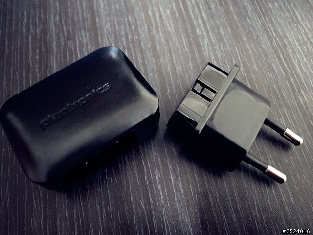 收音超強 ! Plantronics Voyager Legend 開箱小試玩