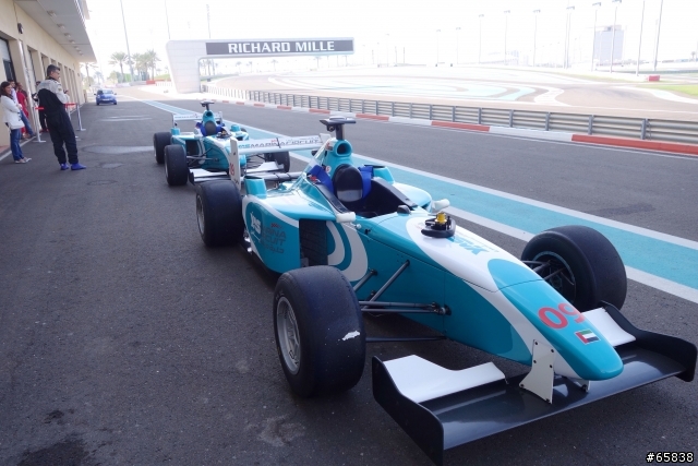 阿布達比體驗YAS賽道，F3000實跑