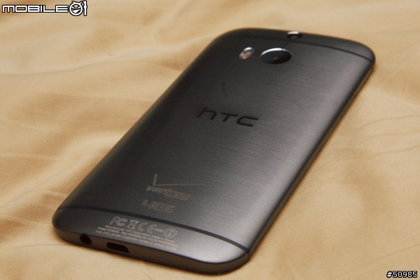 [簡單開箱] HTC One M8  - 新增 Dot View Cover開箱