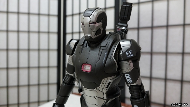 開箱：Hot Toys 戰爭機器 (合金版)