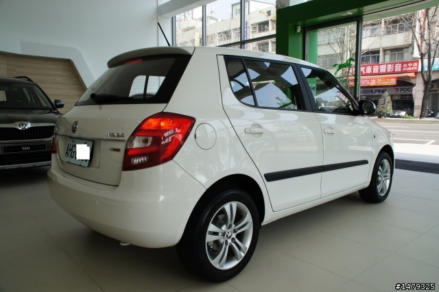 正2014年 SKODA FABIA 1.2TSI～開箱文