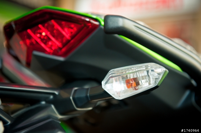 Kawasaki Ninja Z1000SX 開箱!! [警告：圖多慎入]